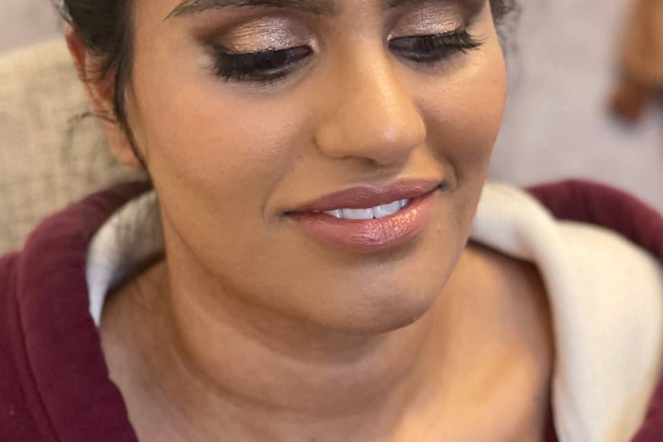 Shimmer smokey eye