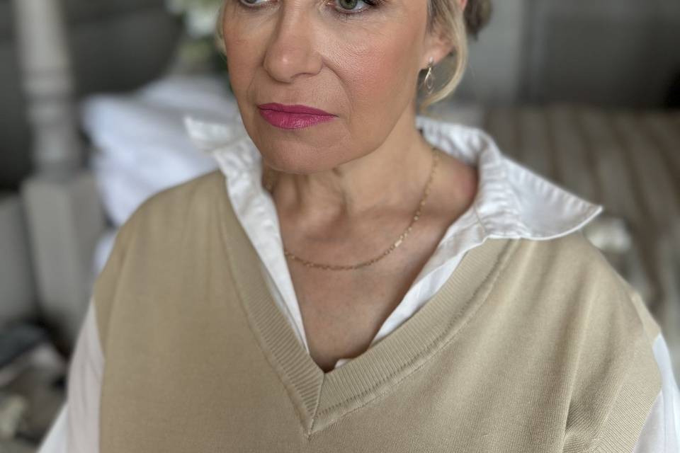 Mother of the groom makeup