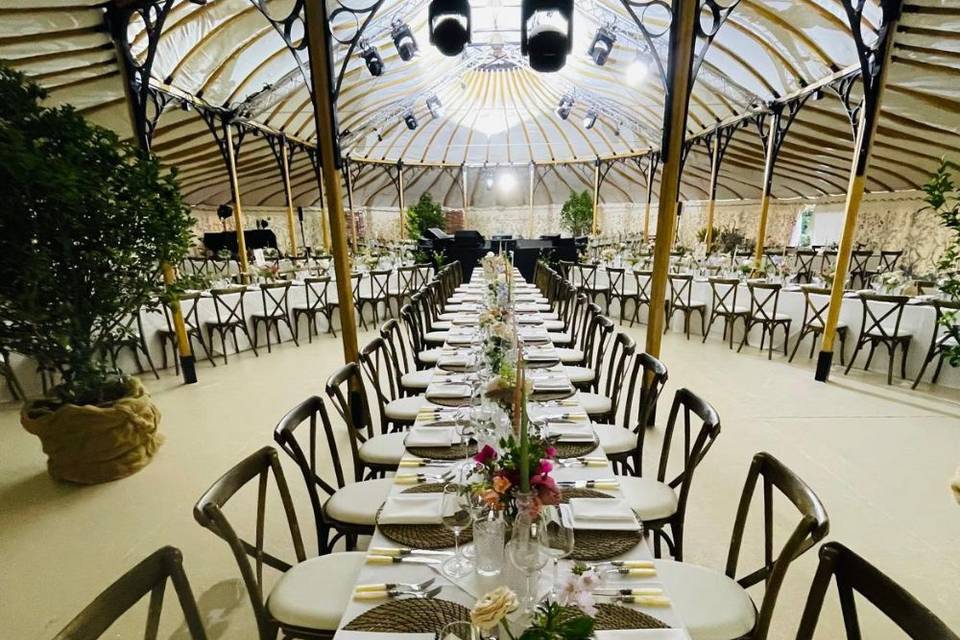 Wedding table dressing