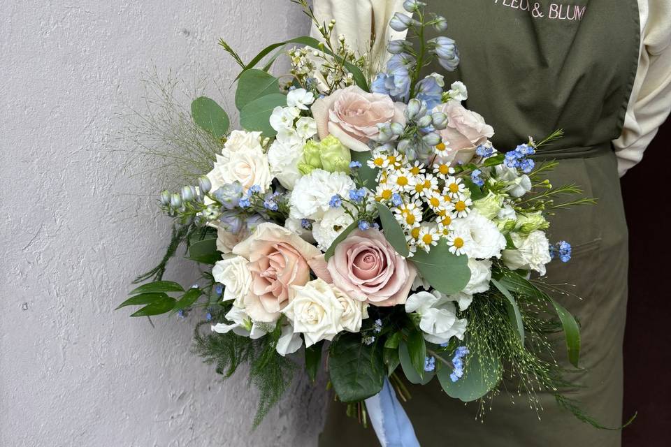 Pastel bridal bouquet