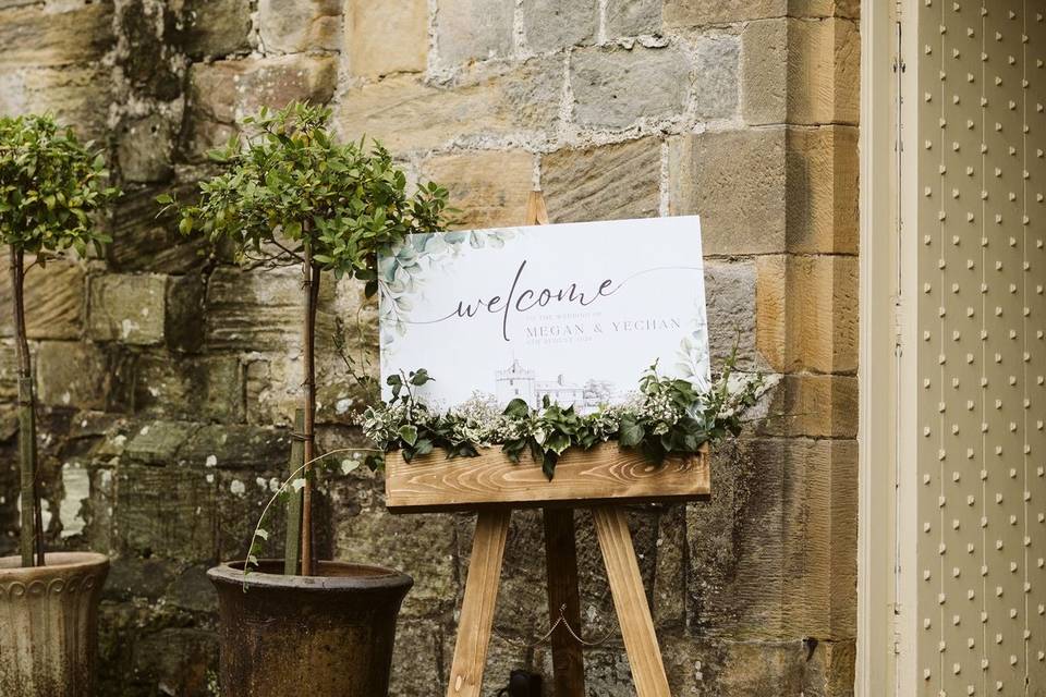 Easel