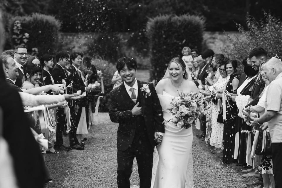 Confetti toss