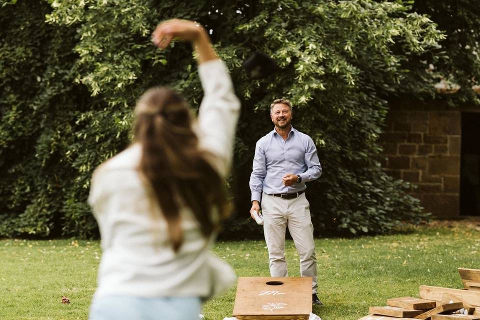 Cornhole toss