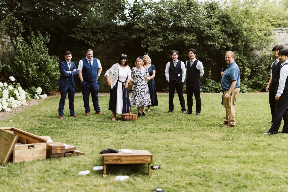 Cornhole toss