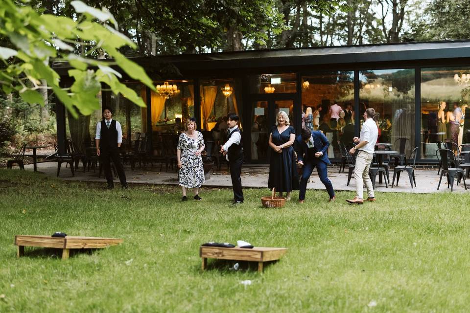 Cornhole toss