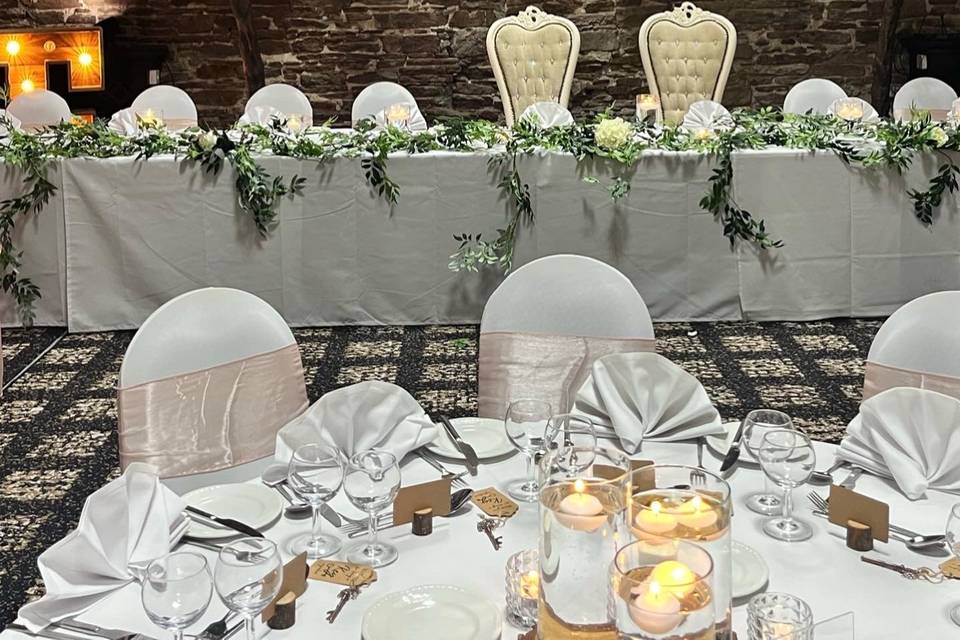 Canopy trees and top table