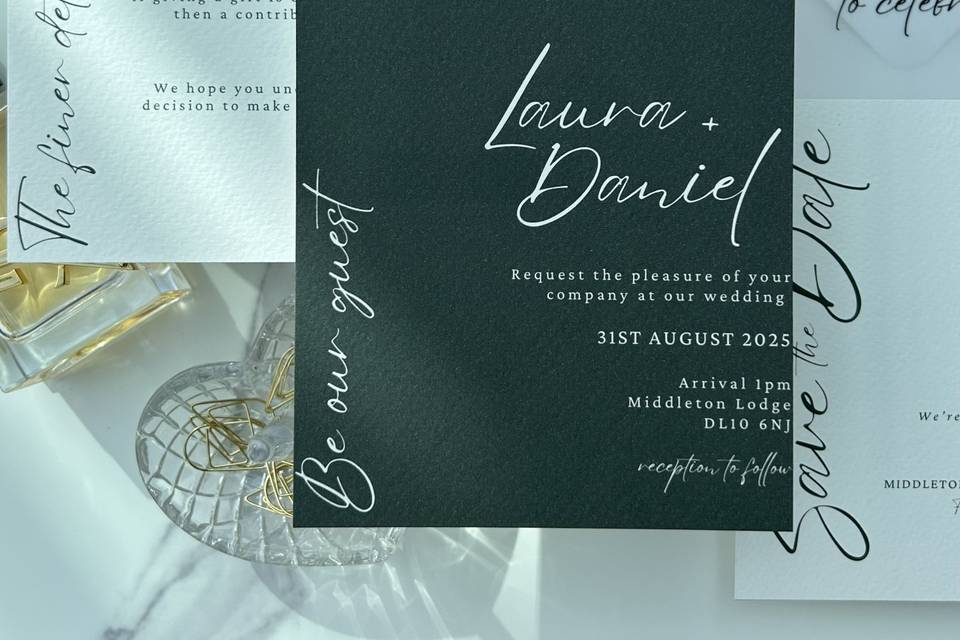 ‘Laura’ invitation suite