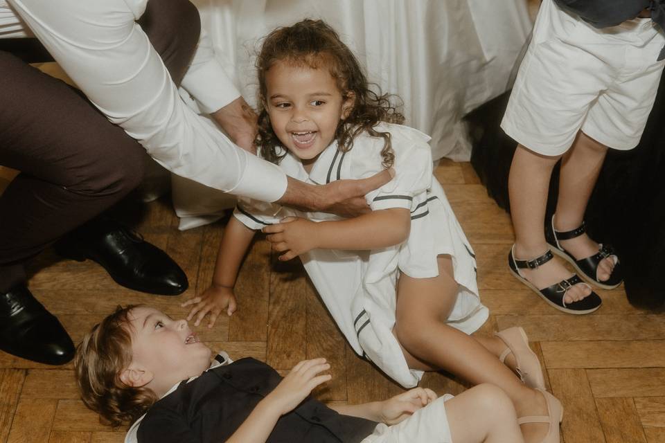 Kids at wedding