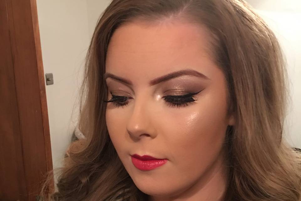 Smokes red lip