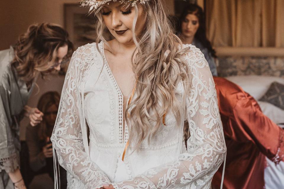 Boho bride with dried crown