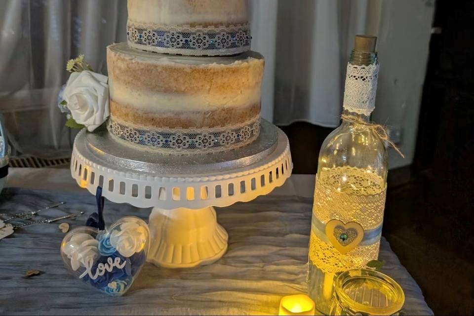 Naked wedding cake
