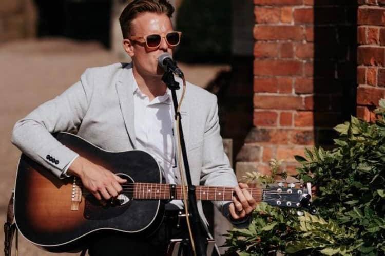 Acoustic Guitarist