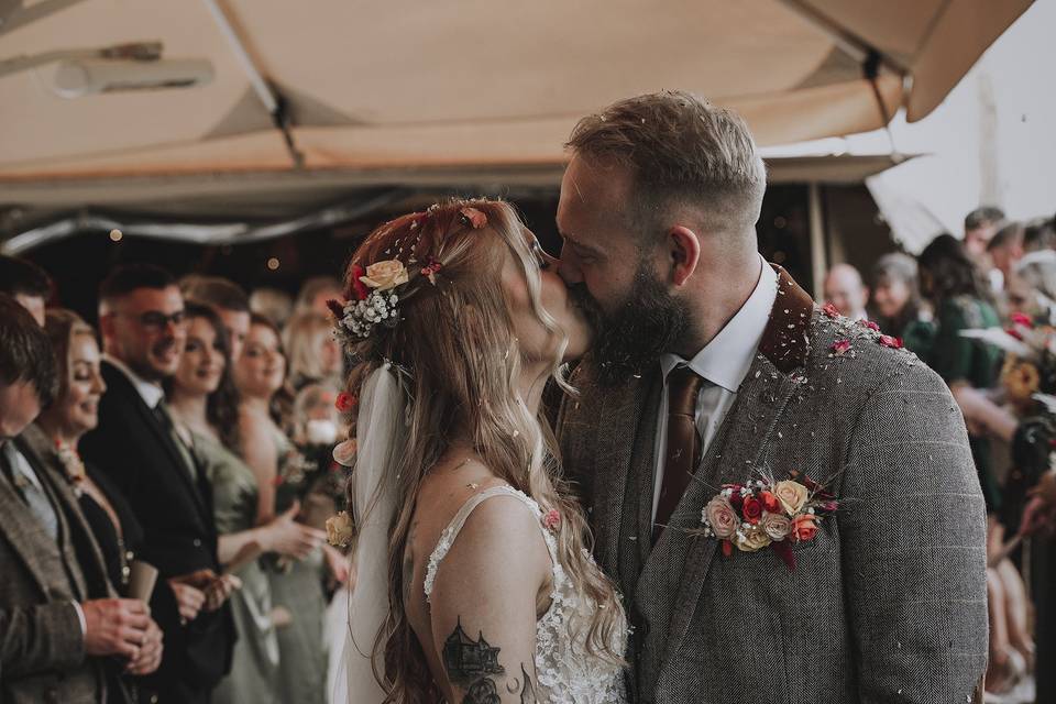 Confetti at Rylands Farmhouse