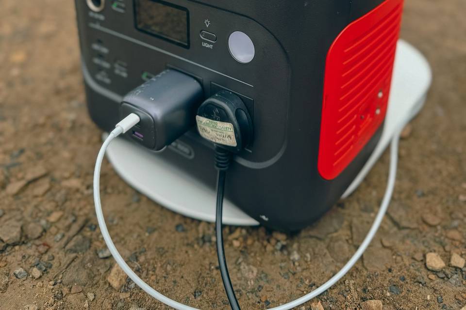 Can run for hours off grid