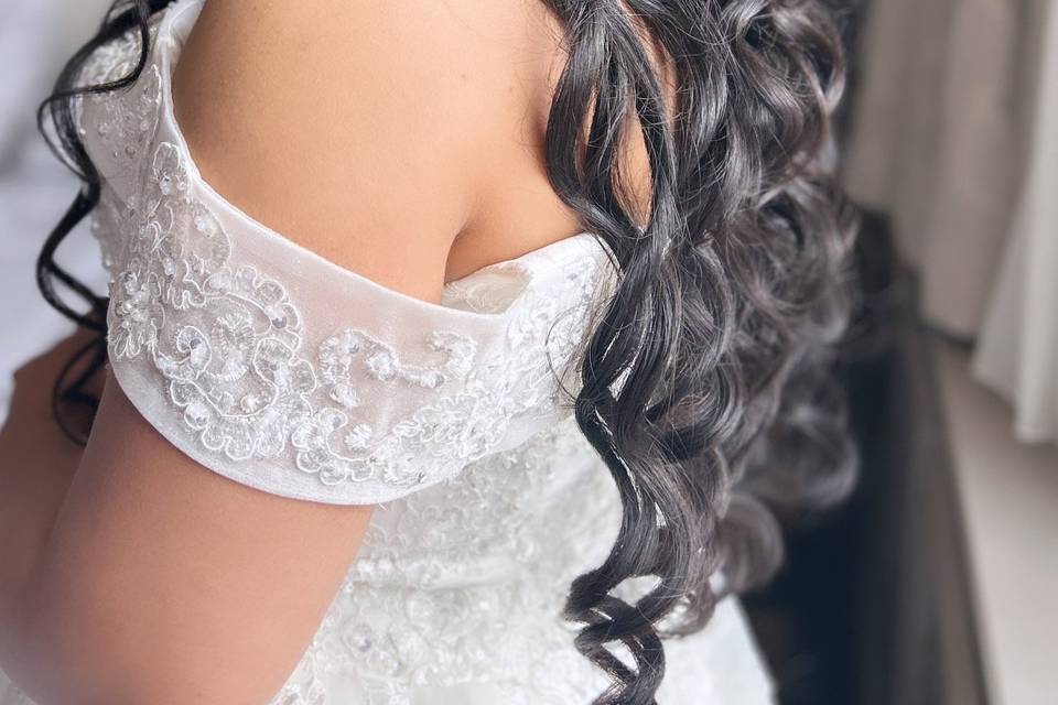 Bridal long hair waves