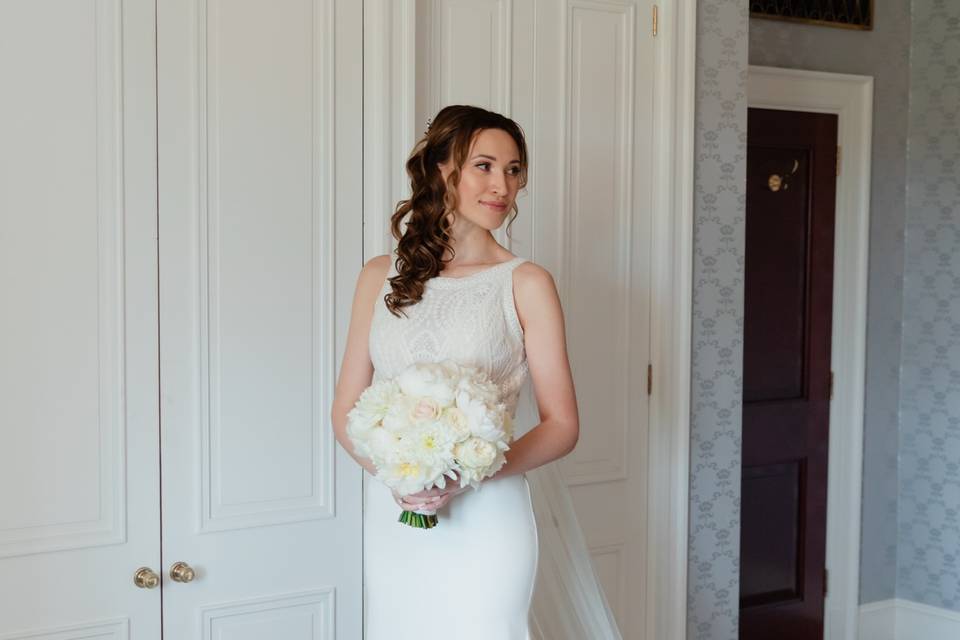 Bride’s makeup and hair