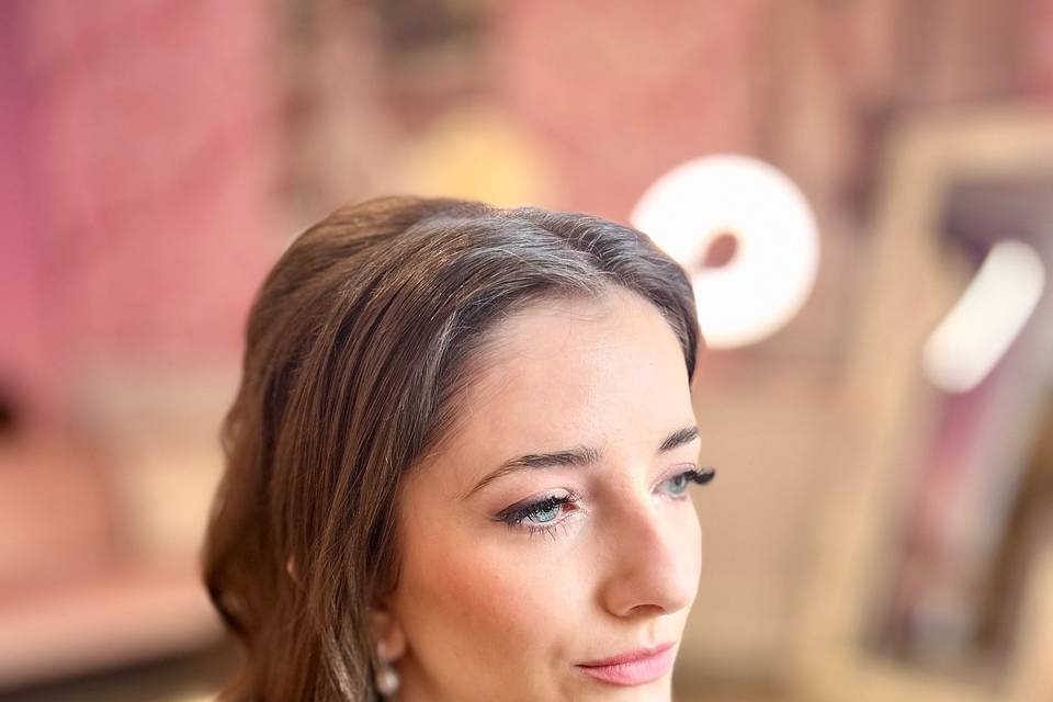 Bride’s makeup trial