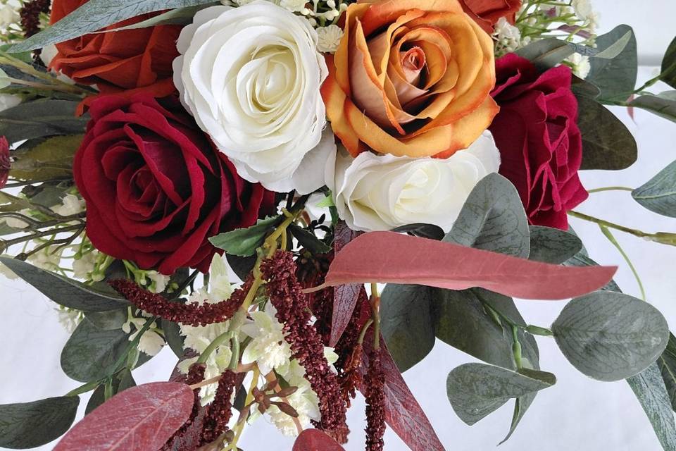 Messy autumn velvety roses bqt