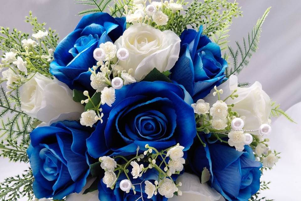 Velvety feel blue rose bouquet