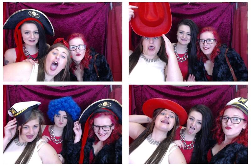Pic 'N' Clic Photo Booth Hire