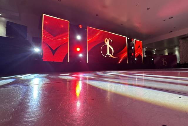 Red-beamed performance display