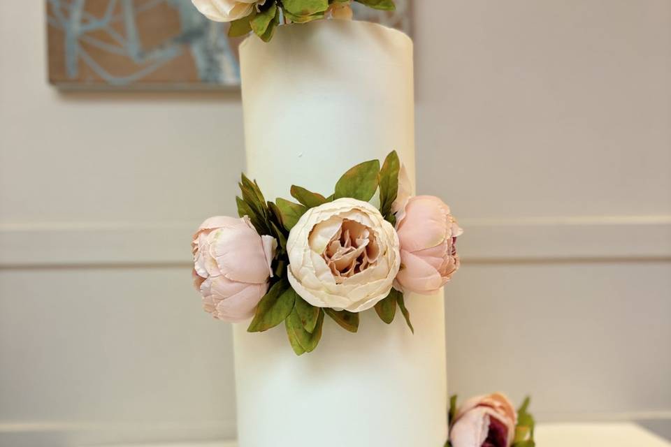 Simple buttercream cake