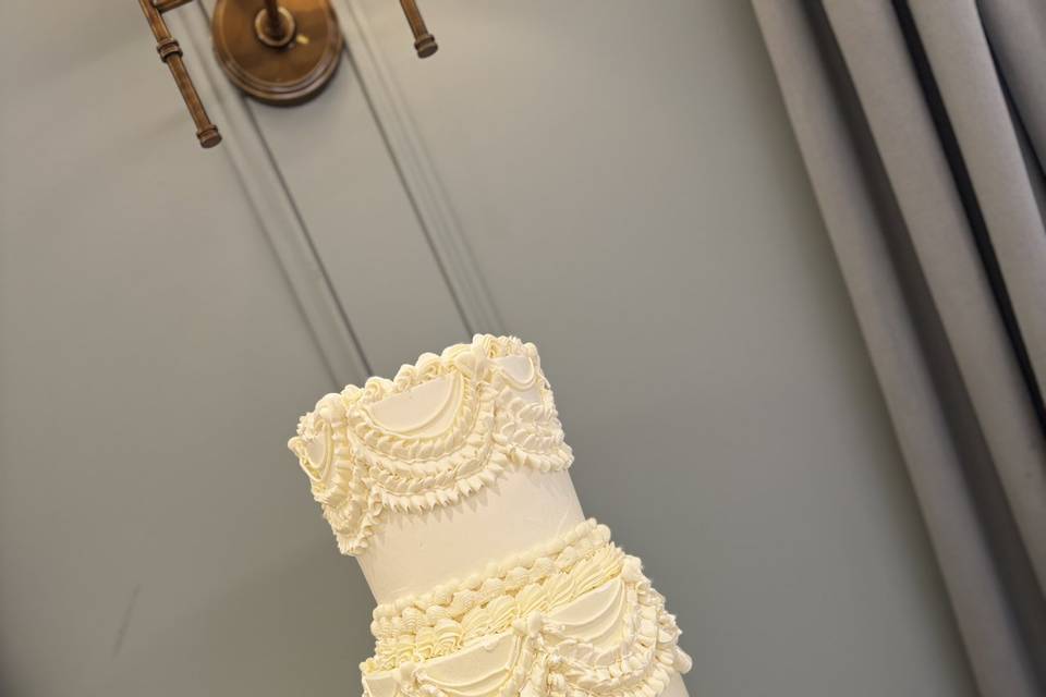 Vintage style cake design