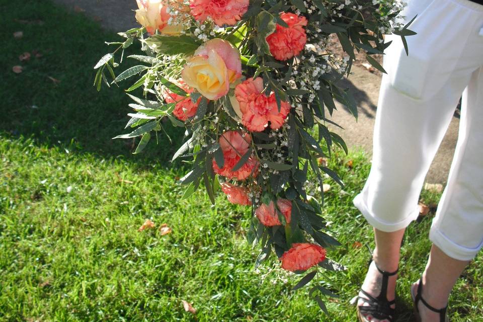 Teardrop bridal bouquet