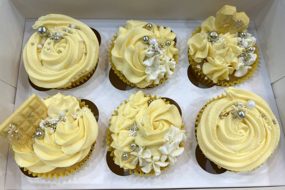 Bespoke wedding cupcakes