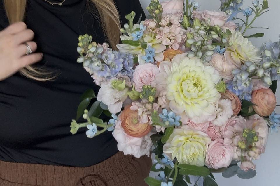 Spring pastels bridal bouquet