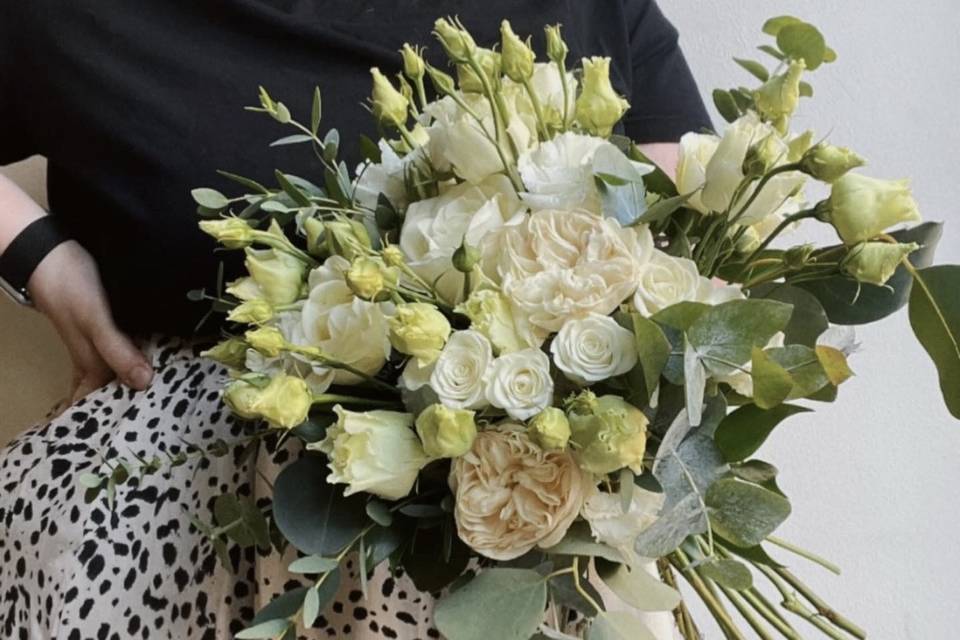 Classic all white bouquet
