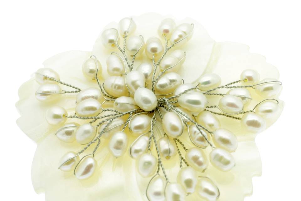 Wide range of pearl brooches