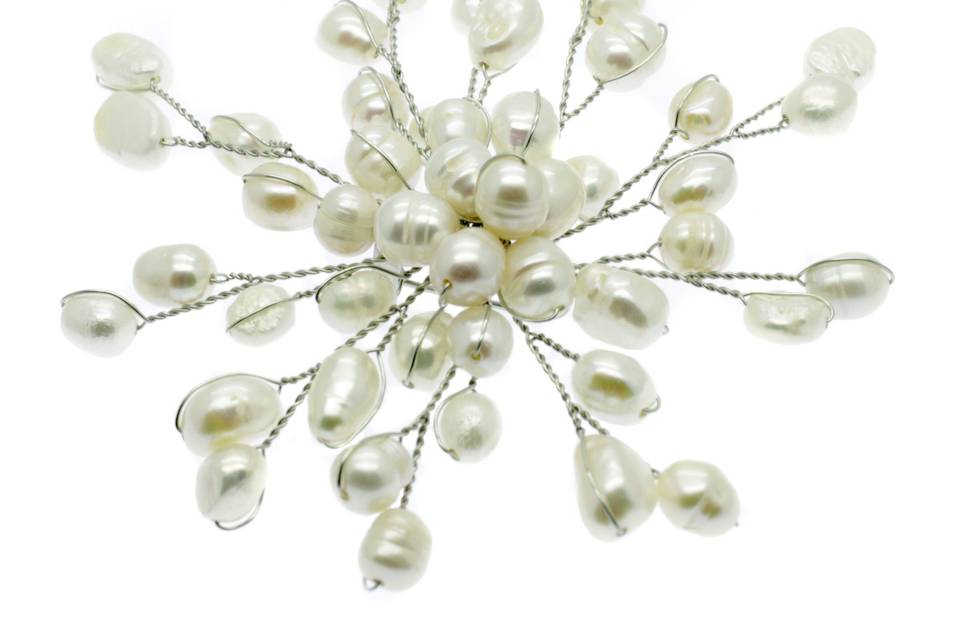 Wide range of pearl brooches