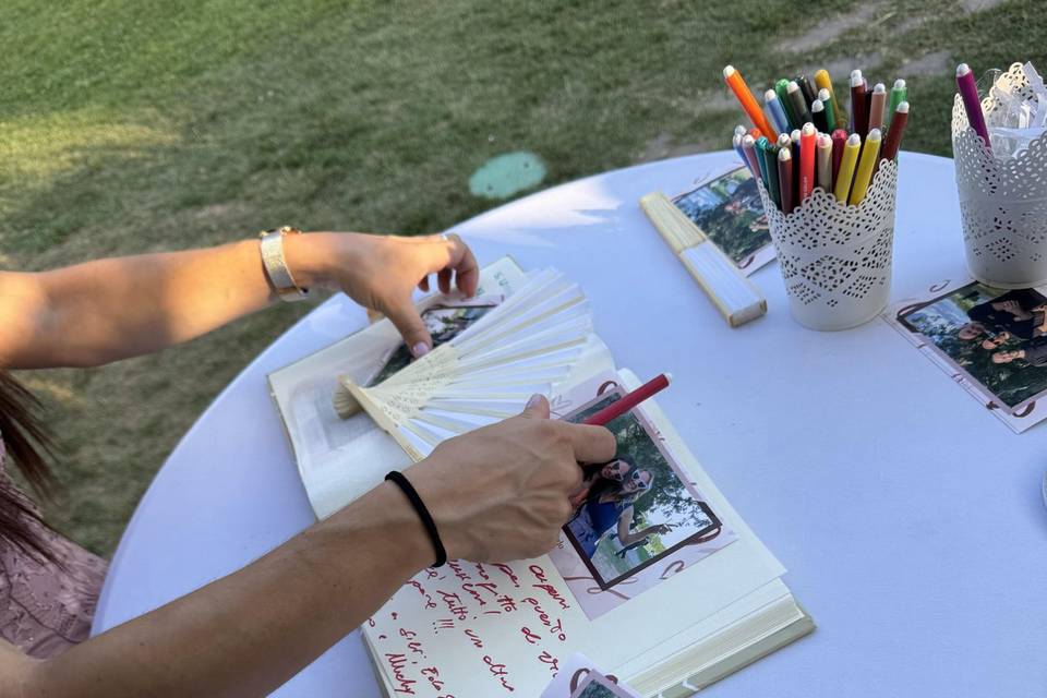 Guestbook with photos