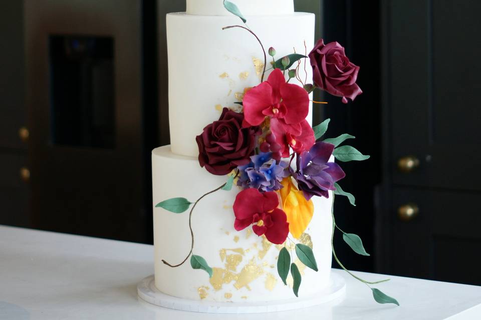 Bold wedding cake