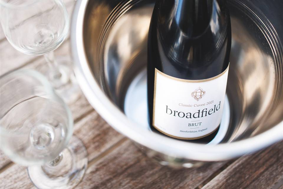 Broadfield sparkling wine