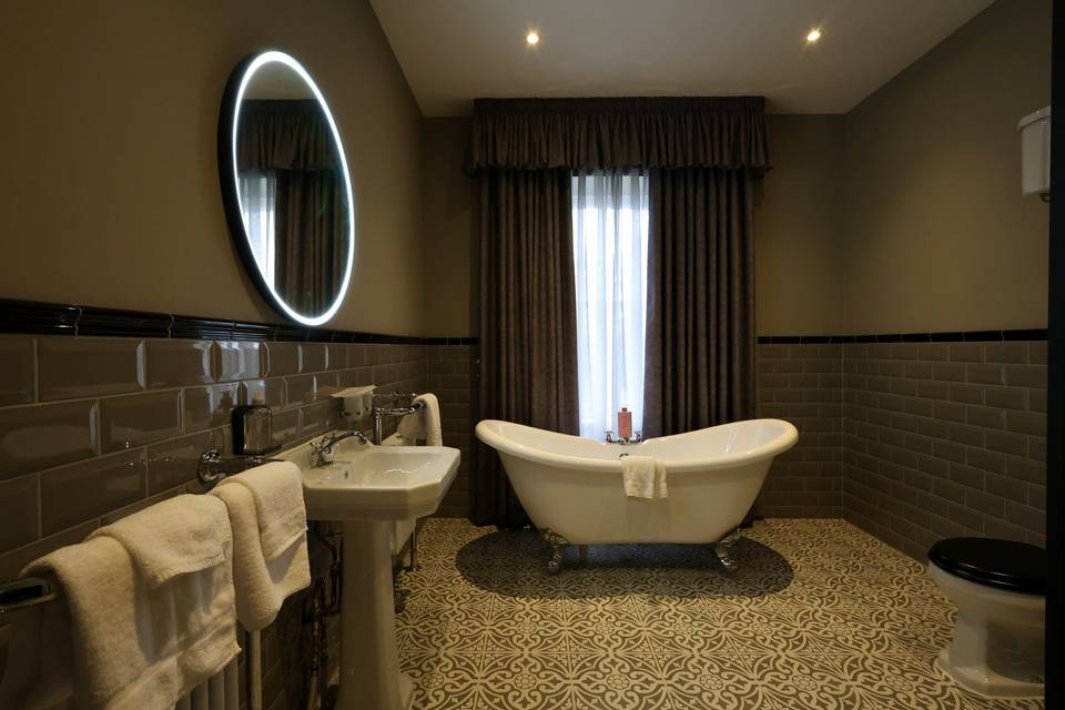 Bridal suite bathroom