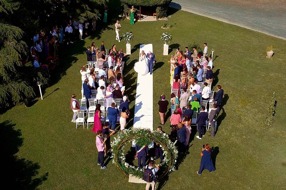 Wedding in the garden