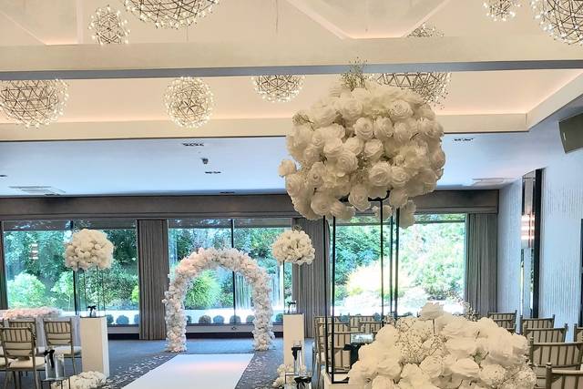 Aisle decor