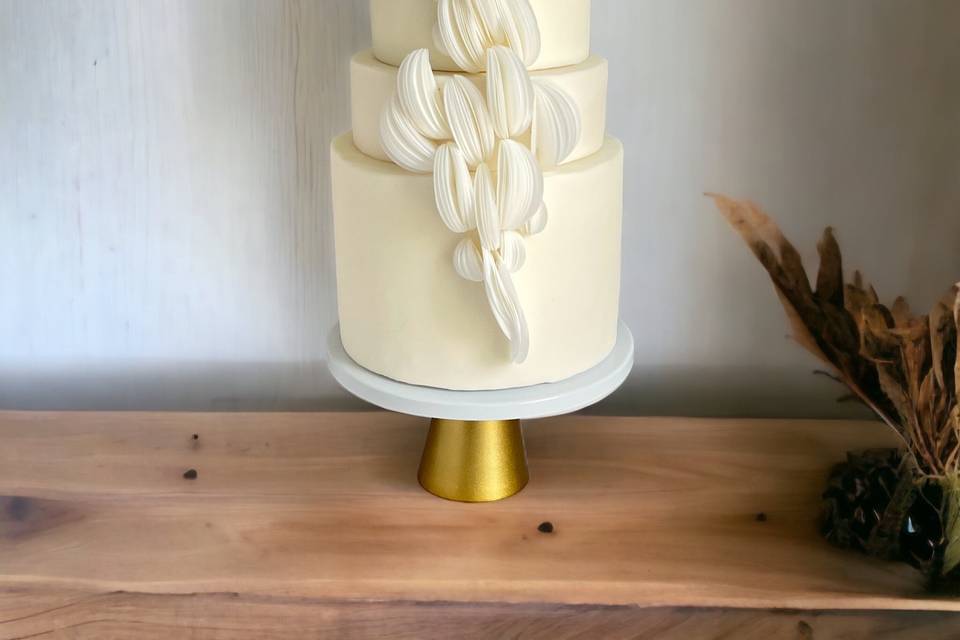 Minimalistic wedding cake