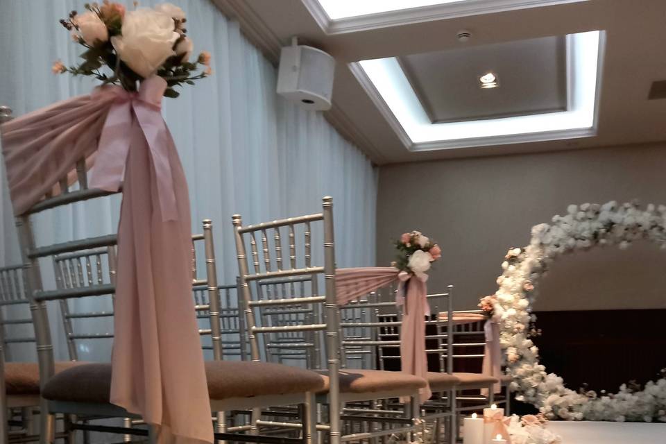 Aisle Decor