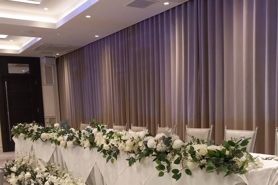 Eden Top Table Runner