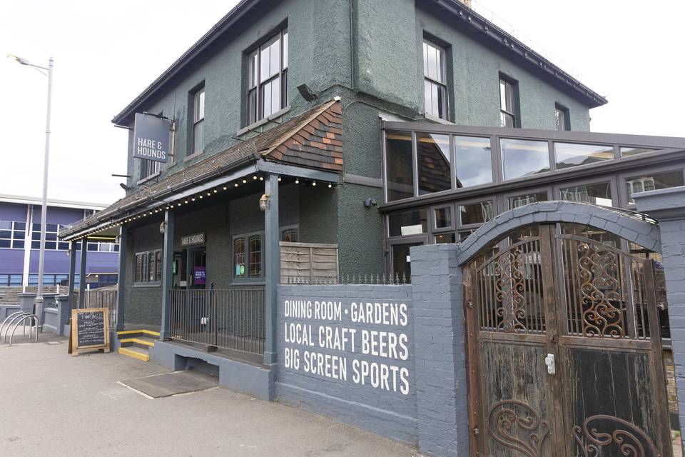 Pub, garden gate & car park