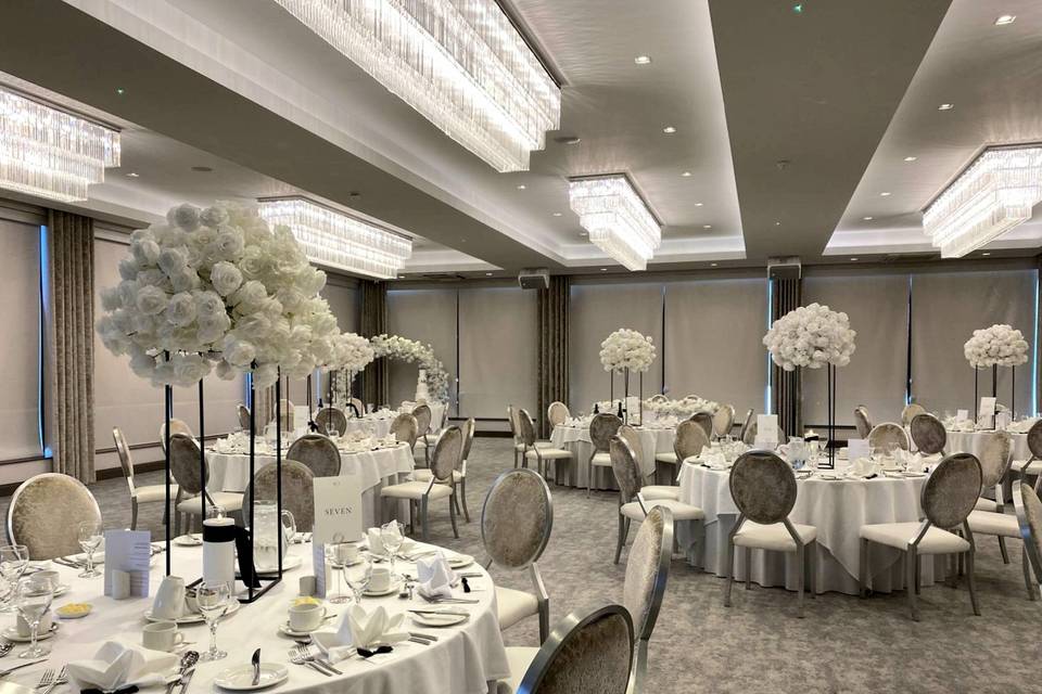 Snow White flower ball centrep