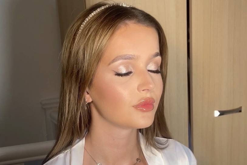 Soft glam bridal