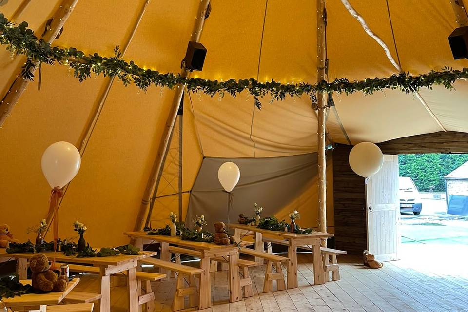 The Tipi at The New Inn