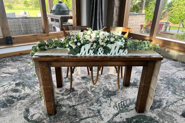 Simple Ceremony Table Decor
