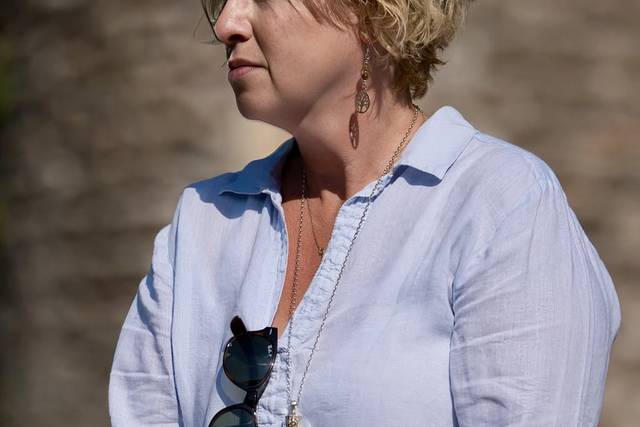Elaine thinking about weddings
