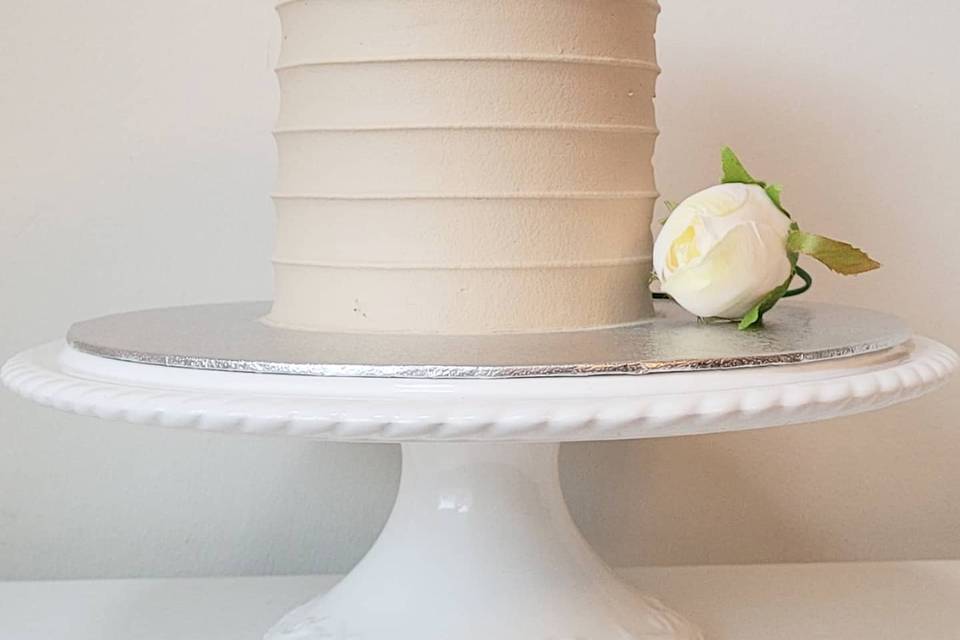 Ruffled edge buttercream