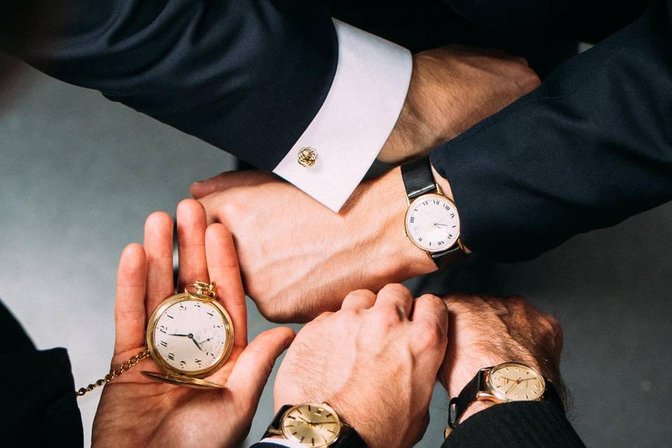Synchronised watches